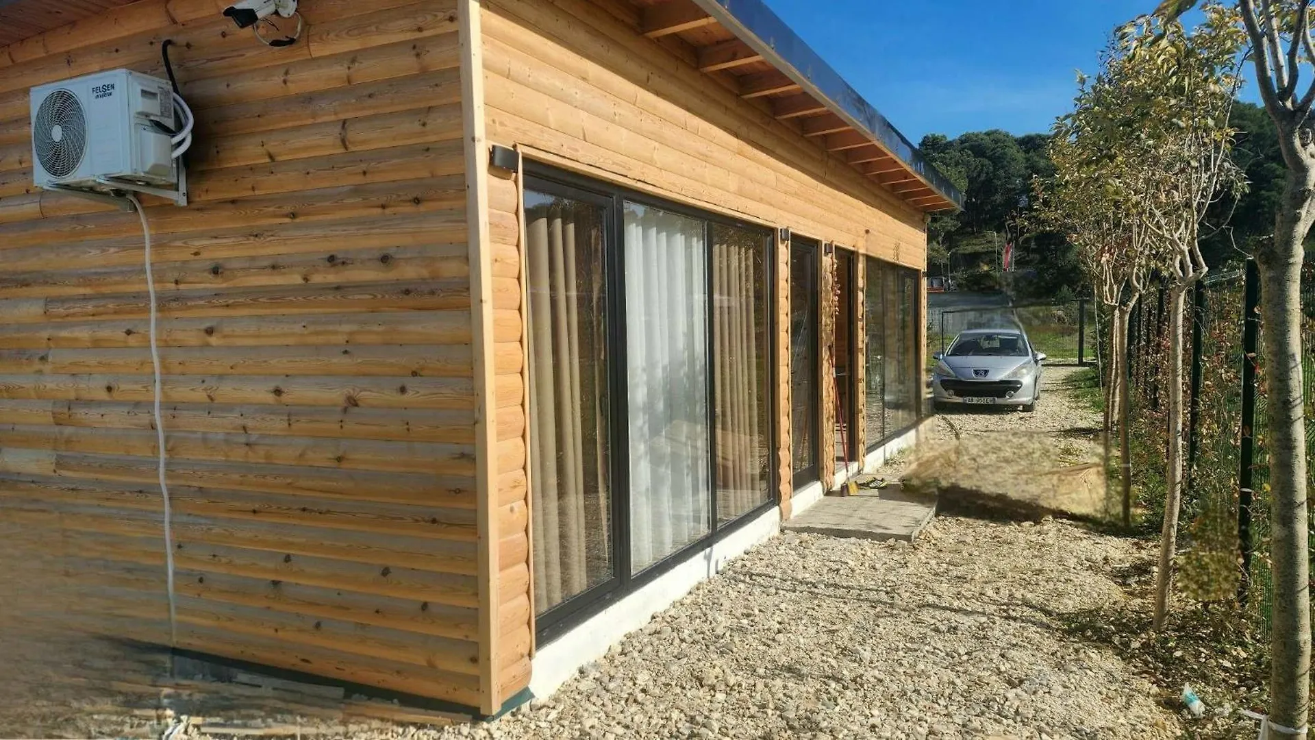 Uniklajd Villa-S Golem  Albania